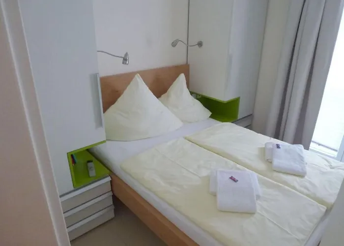 Deck 4 Modern Retreat Häven